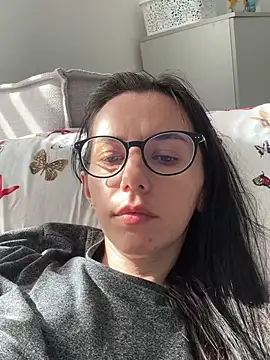 olivia vi online show from April 22, 12:50 pm