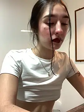 NickieCute- online show from May 8, 7:30 pm