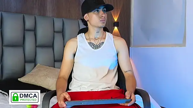 Snapshot of mohamed_malik chatting on April 23, 1:02 pm mohamed malik online show from April 23, 1:02 pm
