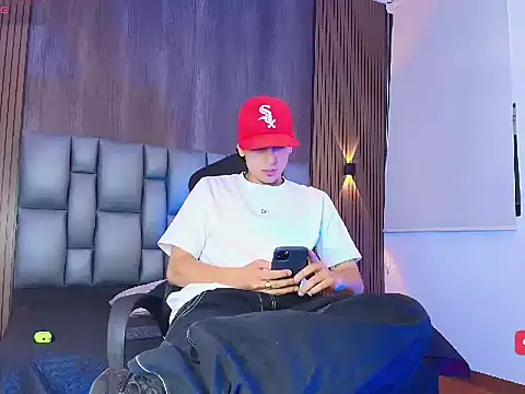 Snapshot of mohamed_malik chatting on May 8, 11:04 am mohamed malik online show from May 8, 11:04 am
