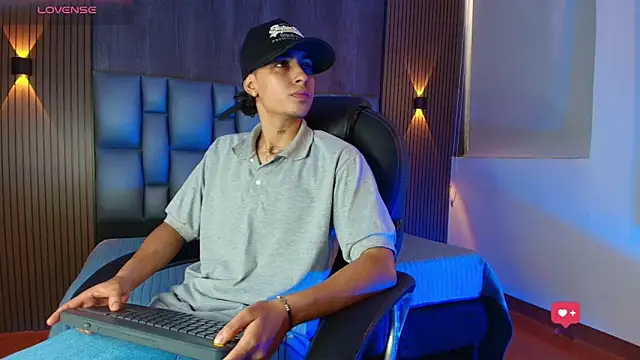 Snapshot of mohamed_malik chatting on May 15, 1:51 pm mohamed malik online show from May 15, 1:51 pm