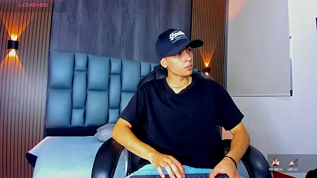 Snapshot of mohamed_malik chatting on May 19, 11:38 am mohamed malik online show from May 19, 11:38 am