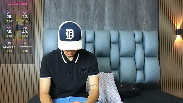 Snapshot of mohamed_malik chatting on June 3, 2:33 pm mohamed malik online show from June 3, 2:33 pm