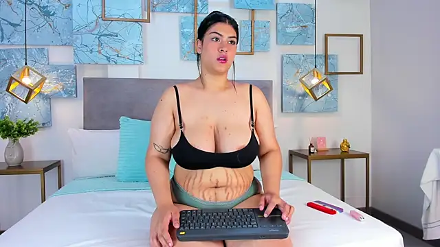 alexia summer online show from April 24, 1:02 pm