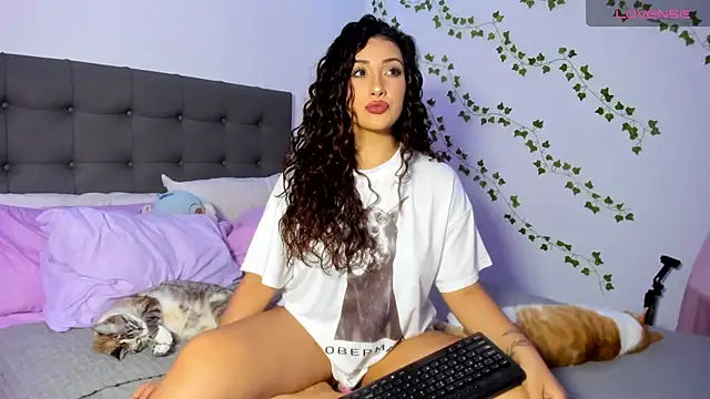 Charlotte james1 online show from July 11, 1:52 am