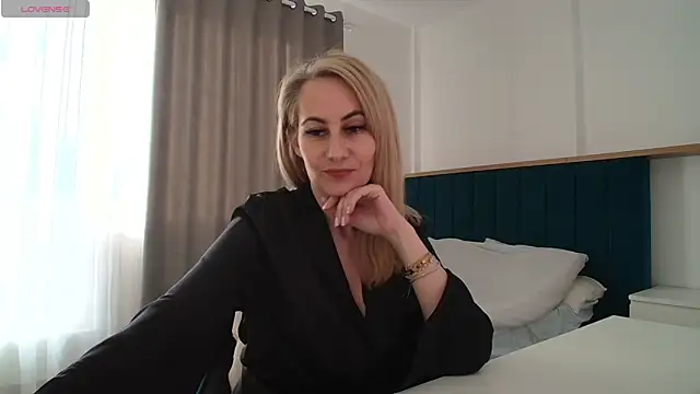 AdellynRose online show from May 19, 4:24 pm