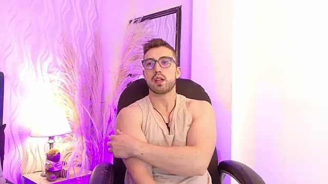 Snapshot of _Ryan_1 chatting on April 16, 12:28 pm Ryan 1 online show from April 16, 12:28 pm