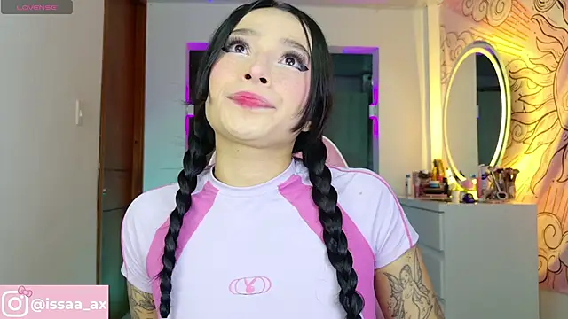 issa dolly online show from June 3, 10:37 pm