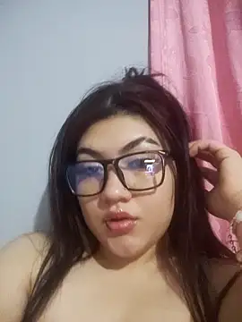 Snapshot of Mia2024 chatting on April 14, 4:07 am Mia2024 online show from April 14, 4:07 am