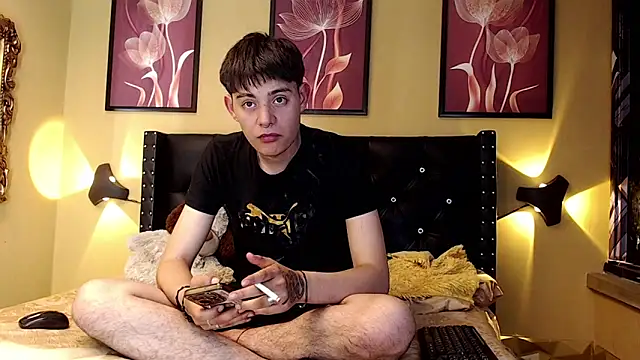 Snapshot of luckk_ chatting on April 16, 7:31 am luckk online show from April 16, 7:31 am