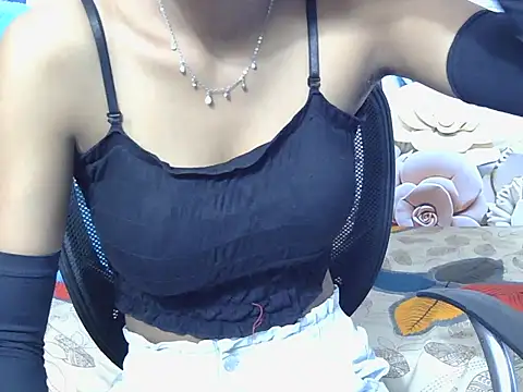 hot-nisha35 online show from April 30, 6:31 am