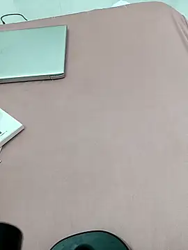 Snapshot of Labury chatting on April 15, 8:32 am Labury online show from April 15, 8:32 am