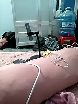 Snapshot of Labury chatting on April 16, 3:29 am Labury online show from April 16, 3:29 am