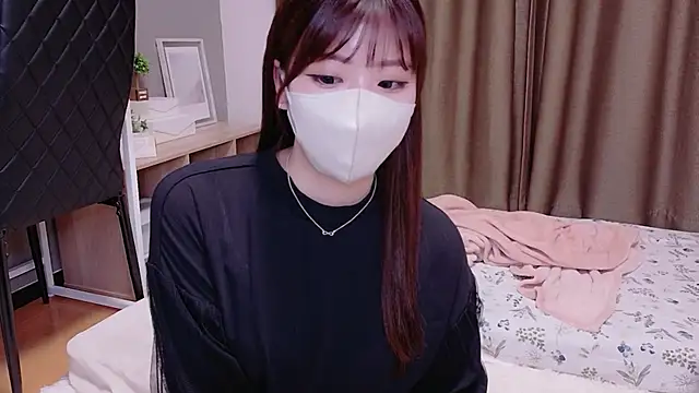 h a n a  online show from April 22, 10:39 am