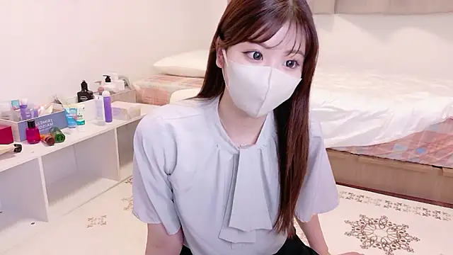 h a n a  online show from April 27, 11:19 am