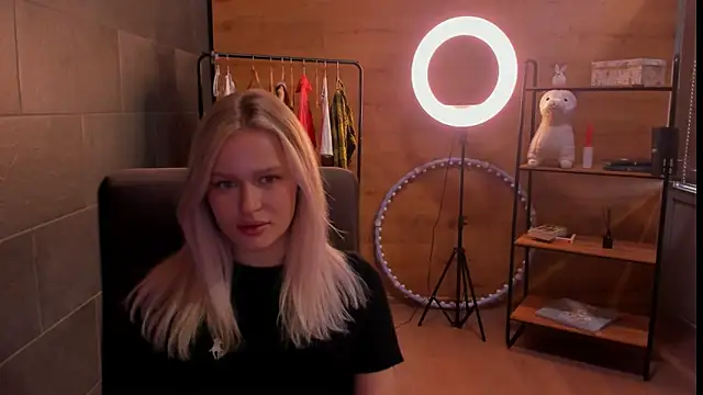 JeannDiaz online show from April 22, 10:28 am