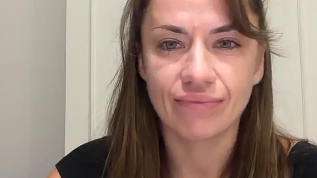 missRorian online show from April 15, 4:58 pm