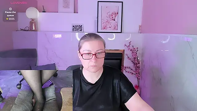 Alexandra Kind online show from April 22, 8:54 pm