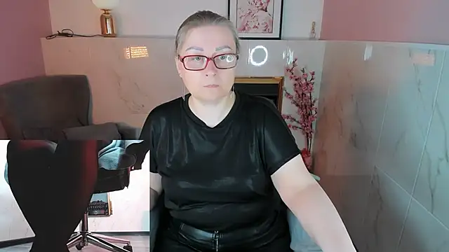 Alexandra Kind online show from May 1, 1:26 pm