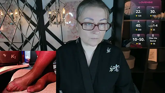 Alexandra Kind online show from May 15, 1:40 pm