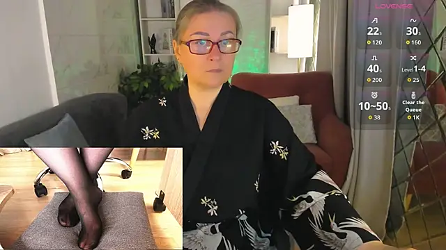 Alexandra Kind online show from May 30, 8:39 pm