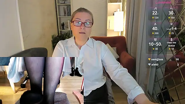 Alexandra Kind online show from June 18, 8:46 pm