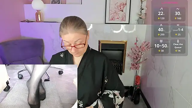 Alexandra Kind online show from July 3, 8:48 pm