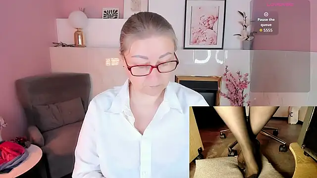Alexandra Kind online show from July 16, 8:37 pm