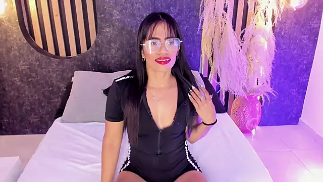 CatalinaRey online show from May 25, 11:05 am