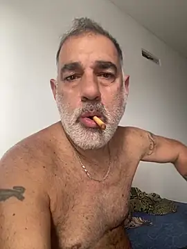 Snapshot of Calamar70 chatting on April 15, 1:40 pm Calamar70 online show from April 15, 1:40 pm