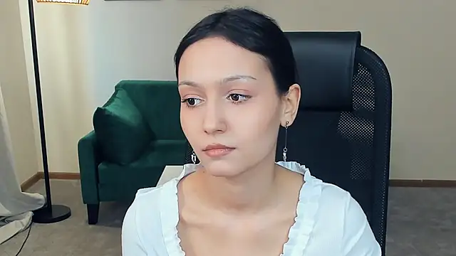 Snapshot of YunEiler chatting on April 15, 10:33 am YunEiler online show from April 15, 10:33 am