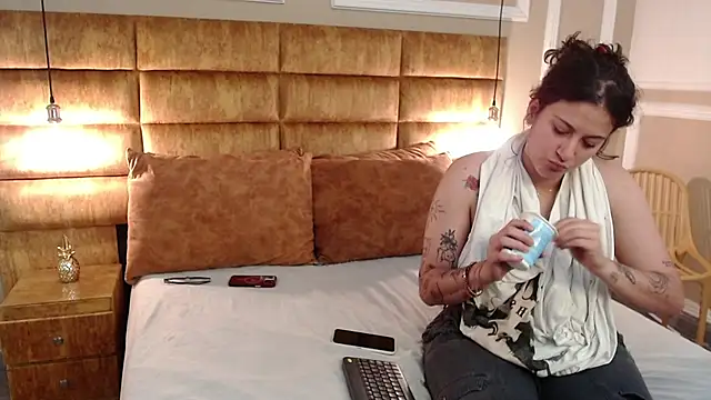 liaxxrose online show from April 22, 8:10 pm