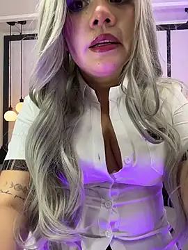 sophia blade  online show from April 16, 9:39 pm