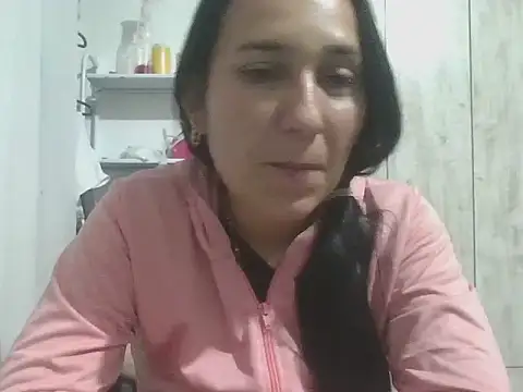 Snapshot of Dramaqueenlive chatting on April 15, 11:38 pm Dramaqueenlive online show from April 15, 11:38 pm