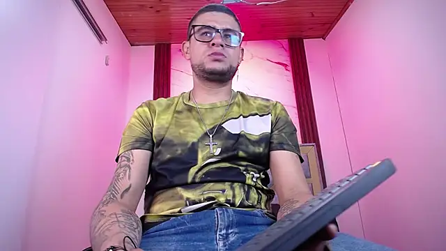 Nickk 21  online show from May 22, 1:50 pm