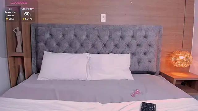 flamin  online show from June 7, 2:59 am