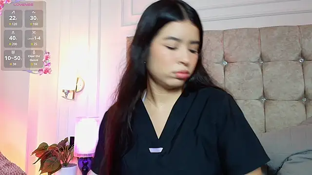 SophieBuitrago online show from May 14, 12:01 pm