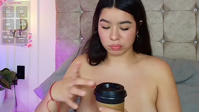SophieBuitrago online show from June 3, 2:33 pm