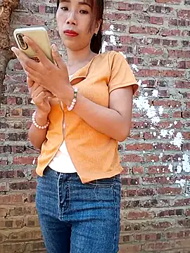 Elena Mia online show from May 15, 11:45 pm