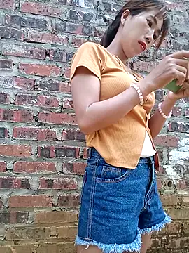 Elena Mia online show from May 20, 7:14 am