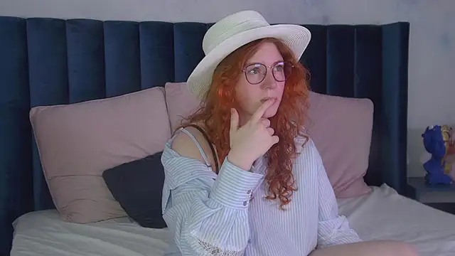 LauraDennis online show from May 31, 4:36 pm