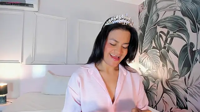 Marilyn Mulata online show from July 8, 2:43 pm
