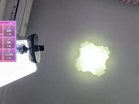 xiuxiu6688 online show from April 16, 11:00 am