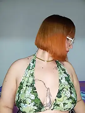 Snapshot of Curves_Nina chatting on July 10, 1:10 am Curves Nina online show from July 10, 1:10 am