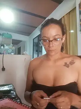 LunaArias online show from July 3, 3:29 pm