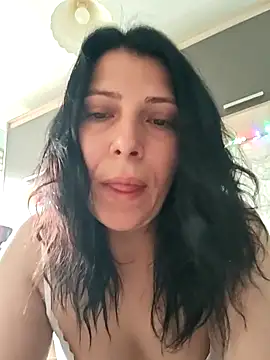 Snapshot of luna_-1 chatting on April 16, 5:08 am luna -1 online show from April 16, 5:08 am