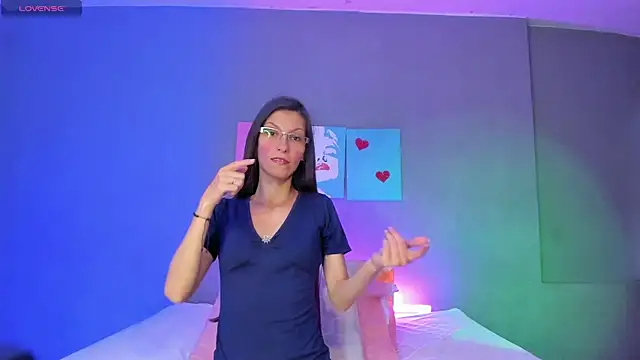 BunnyThompson online show from April 22, 5:14 pm