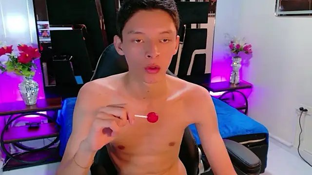 Snapshot of BlurEyes1 chatting on April 15, 9:04 pm BlurEyes1 online show from April 15, 9:04 pm