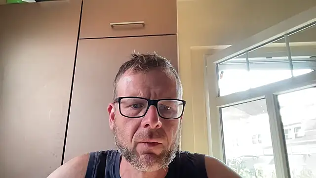 Snapshot of o_florian_o1 chatting on August 4, 1:57 pm o florian o1 online show from August 4, 1:57 pm