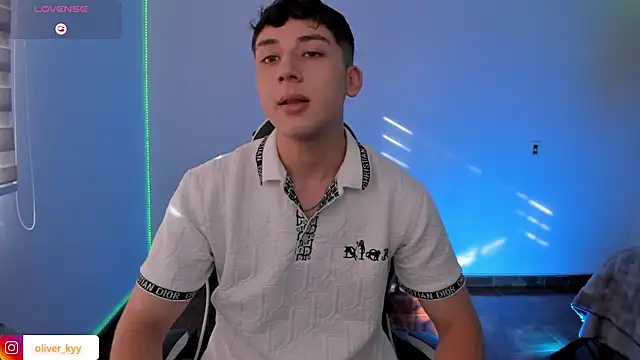 OLIVER K online show from May 29, 9:35 pm